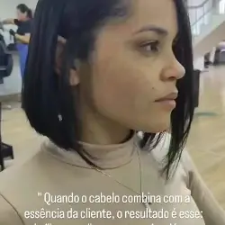 Corte e escova feitos no salão Cheia de Charme Londrina